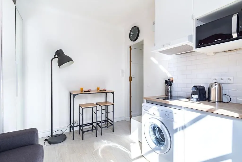 Parc Des Buttes-chaumont Apartment